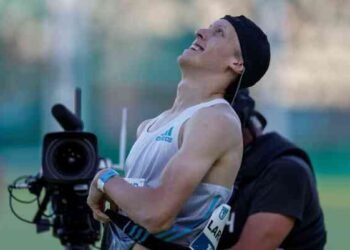 HAZAÑA DEL ARGENTINO LARREGINA: 44.93 en 400