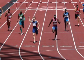 Karsten Warholm, en el camino de Alison