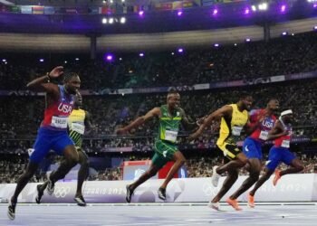 Noah Lyles ganó una de las finales más ajustadas de la historia olímpica de 100m
