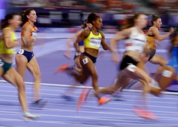 La colombiana Araujo marcha 12a. en el hepta