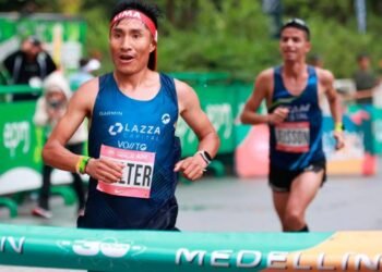 El peruano Walter Niña venció en el maratón de Medellín