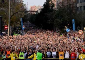 Valencia celebró su maratón con el gran nivel y una misión solidaria