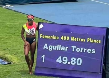 EXTRAORDINARIO TORNEO EN BOGOTA: Aguilar bajó los 50s en 400, récord en 4×100…