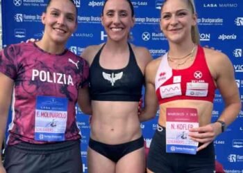 Juliana de Menis Campos ya llegó hasta 4.76 en garrocha