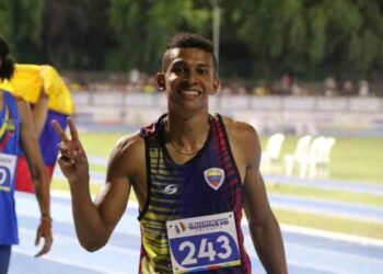 Kelvis Padrino batió el récord venezolano de 400 llanos: 45.06