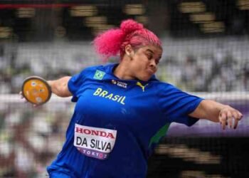 Izabela ya está en la final de lanzamiento del disco