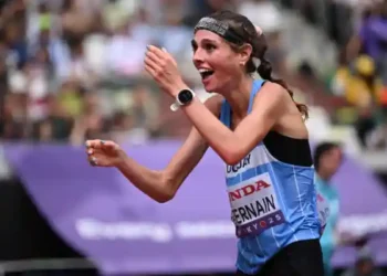 Julia Paternain, con mensajes de felicitación de las estrellas: Luis Suárez y Cavani