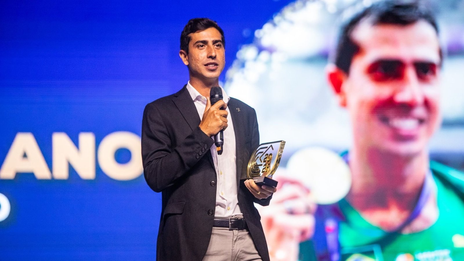 Caio Bonfim y Juliana Campos son los mejores atletas del año en el atletismo brasileño