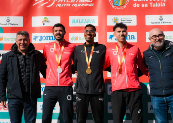 Catrofe y Edymar Brea, en el podio del Campeonato de España de 10 km
