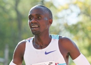 Kiplimo recupera el récord mundial de medio maratón