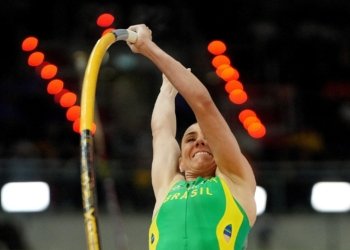 Juliana de Menis extiende la tradición brasileña en el salto con garrocha