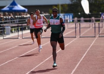 Francisco dos Reis Viana y los  velocistas, en la mañana de la Copa Argentina