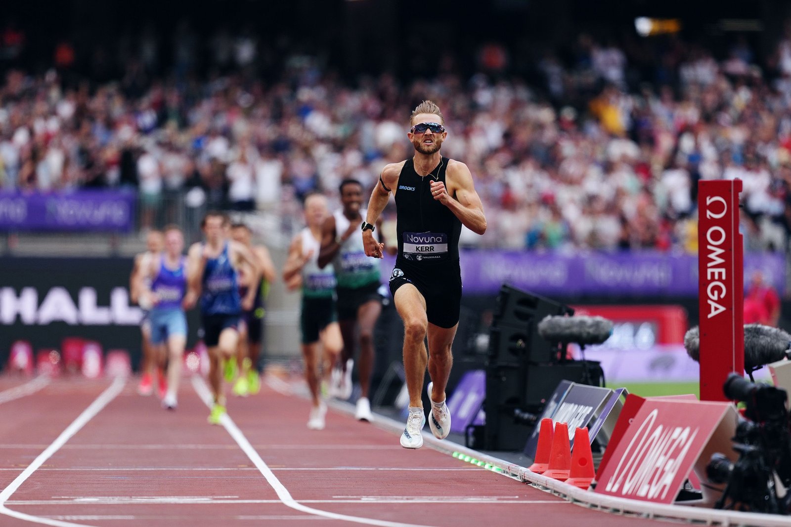 Histórico récord mundial de la milla por Josh Kerr