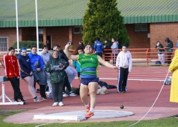 Récord argentino u18 en bala: Agostina Pérez pasó los 16 metros