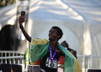 HISTORICO 21k EN BUENOS AIRES: RECORD MUNDIAL DE KEJELCHA, 56:51