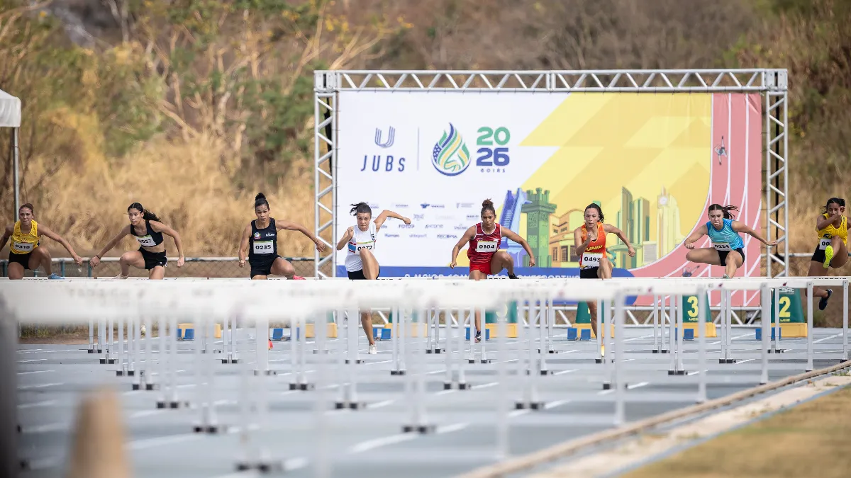 Vallistas y velocistas lucen en la apertura de los Juegos Universitarios de Brasil